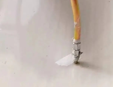 温县瓷砖空鼓维修公司专业解答在瓷砖铺贴过程中，如果使用的砂料过粗（如全部使用了粗砂），可能会导致以下问题